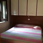 In Mit Privatem Garten By Interhome * Βιέστε